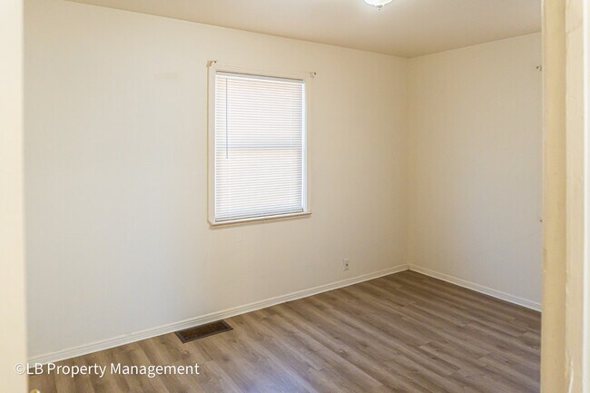 Building Photo - 1780 W Tennessee Ave