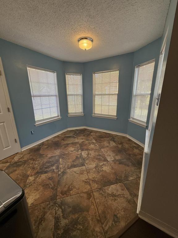 Building Photo - 14064 Woodmont Dr