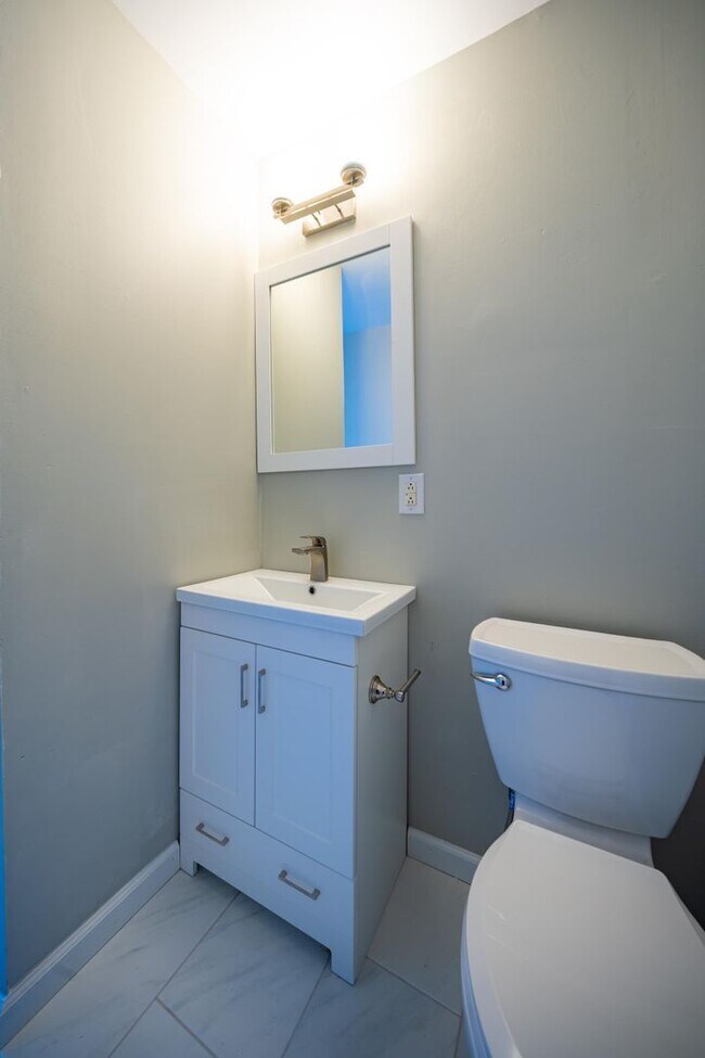 Building Photo - 73 E Markison Ave