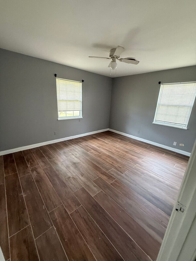 Building Photo - Rental Property In Sunset