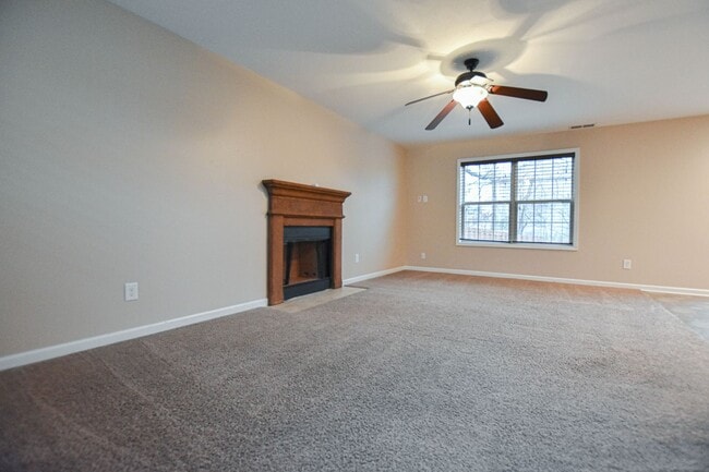 Building Photo - Pet Friendly Three Bedroom!