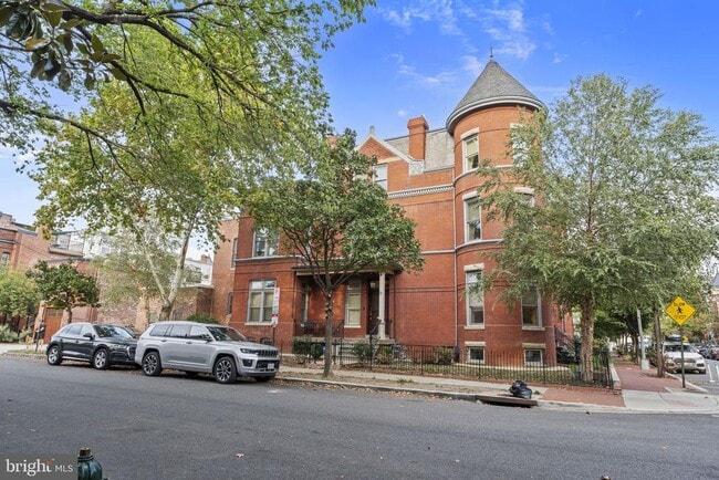 Building Photo - 1819 10th St NW