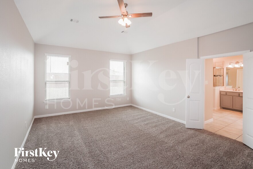 Building Photo - 304 Stefani Dr