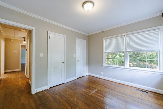 Building Photo - 2311 Pembrook Pl NE