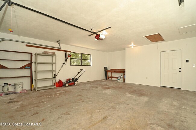 Building Photo - 540 Elliott Dr