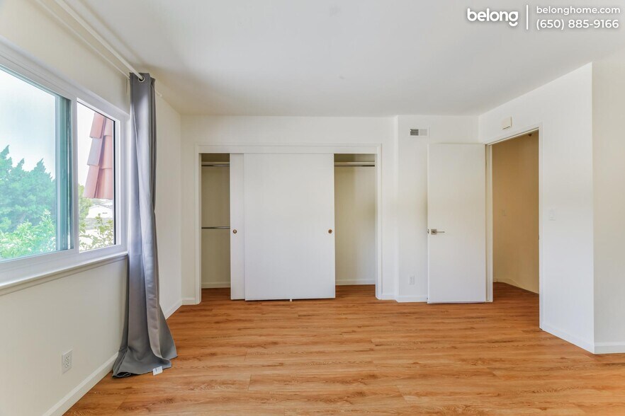 Building Photo - 27907 Ridgecove Ct N