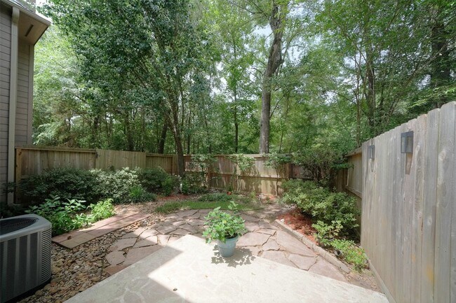 Building Photo - 23 Endor Forest Pl