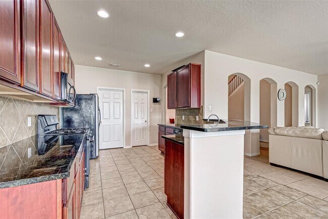 Building Photo - 15131 Live Oak Bend Way
