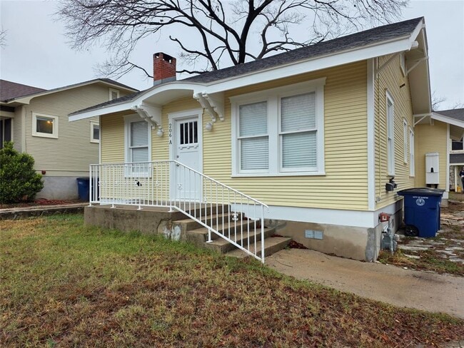 Building Photo - 206 E 34th St