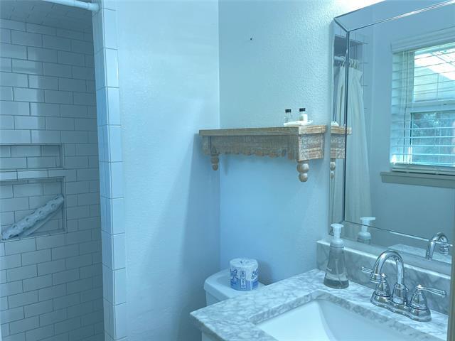 Building Photo - 405 Ola Ln