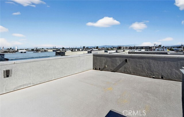 Building Photo - 1015 Somerton Dr