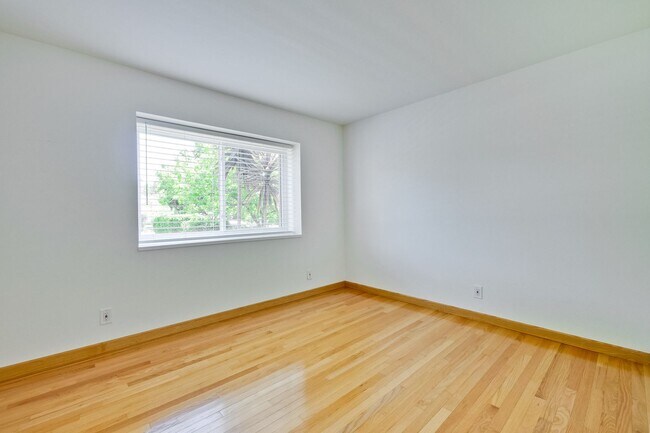Building Photo - Charming Updated 4 Bedroom Home in Santa Clara with Expansive Backyard and Fruit Trees.