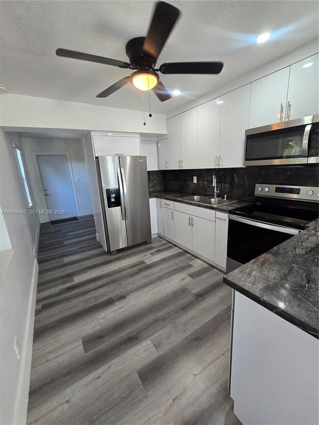 Building Photo - 6421 Allen St