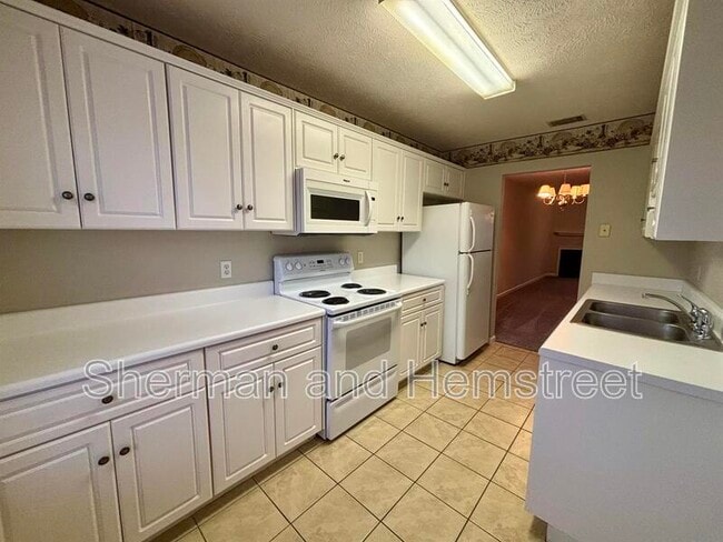 Building Photo - 802 Fripp Ct