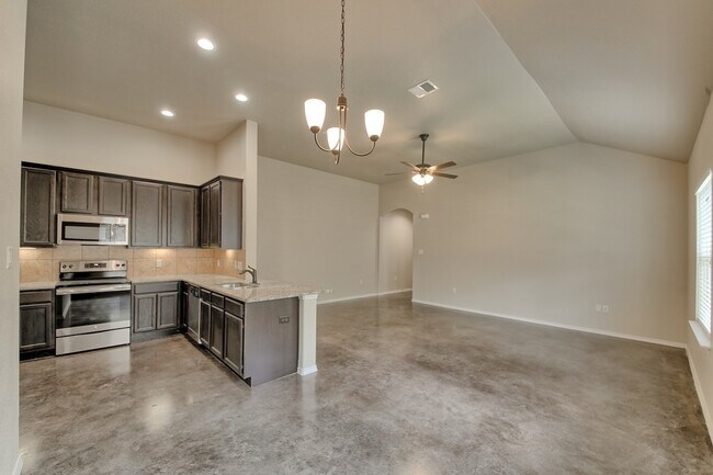 Building Photo - GORGEOUS 3 BEDROOM DUPLEX LOCATED IN BUDA, TEXAS!