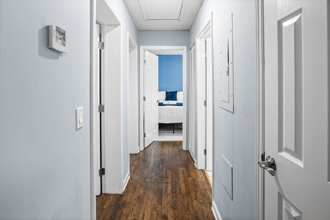 Building Photo - 866 United Ave SE