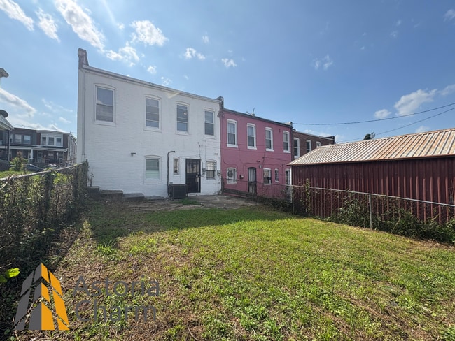 Building Photo - 3-Bedroom Home with Fireplace, Fenced Yard...