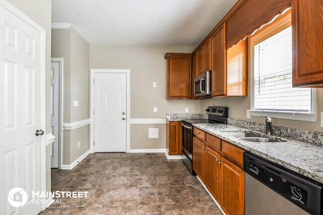 Building Photo - 331 Norwood Dr