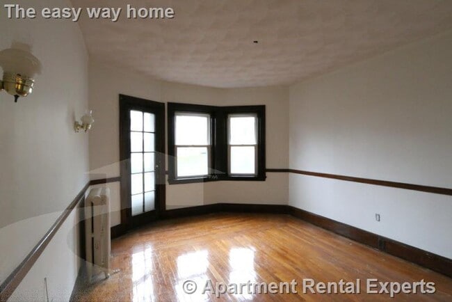 Building Photo - 163 Summer St