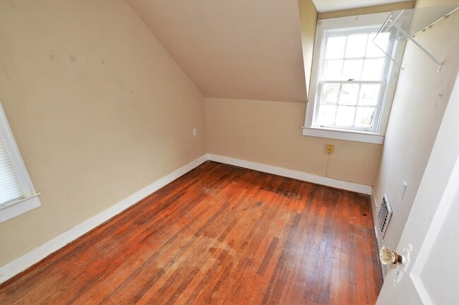 Building Photo - 1211 Highland St