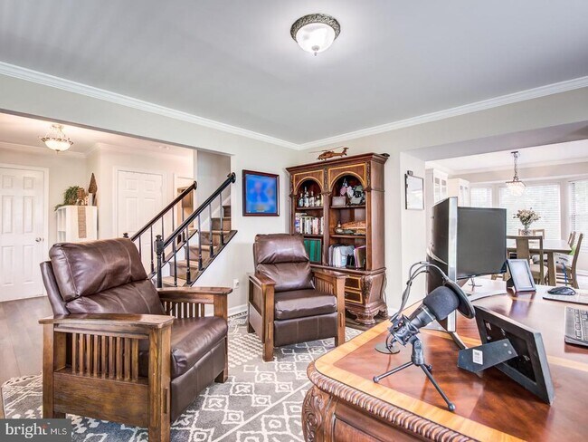 Building Photo - 15744 Beau Ridge Dr