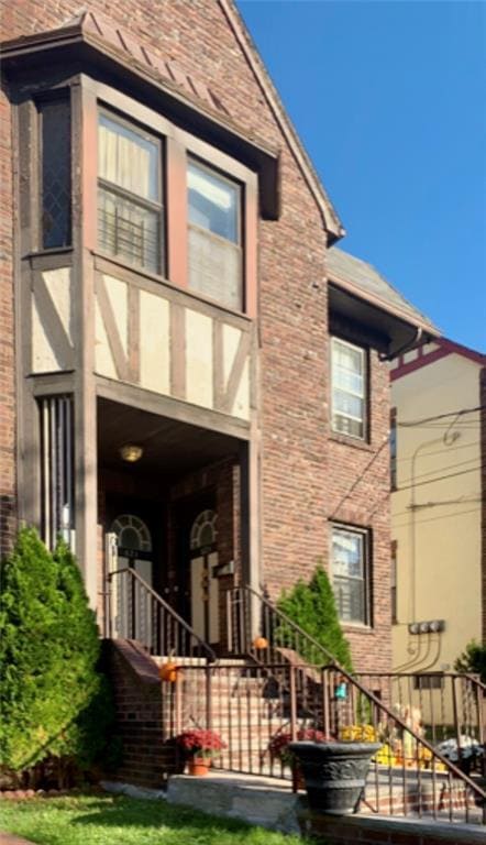 Primary Photo - 621 Metropolitan Ave