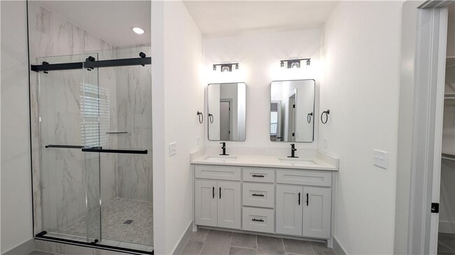 Building Photo - 8 Whithorn Ln