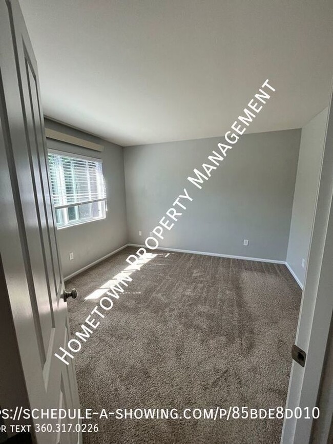 Building Photo - Summerwalk in Lacey - Available NOW!