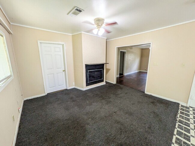 Building Photo - 3350 Cherry Dr