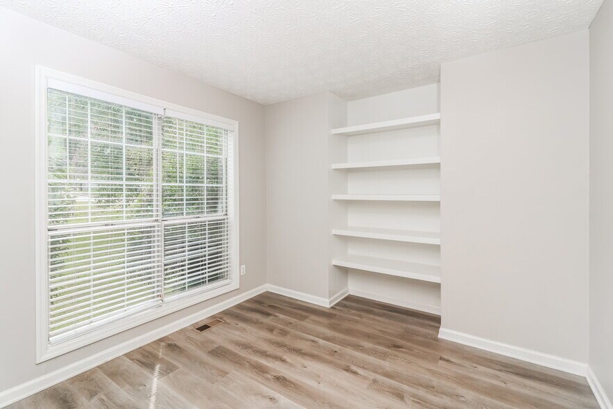 Building Photo - 4022 Paloverde Dr