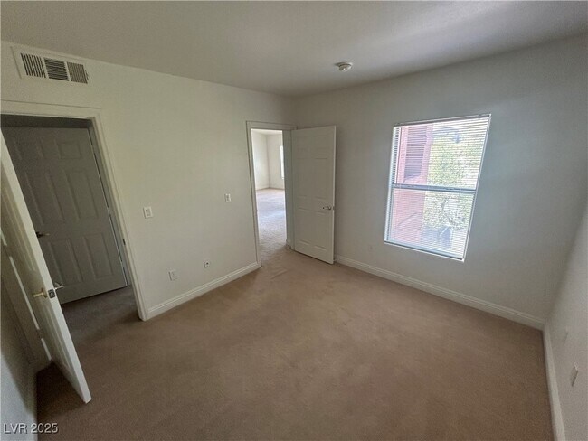 Building Photo - 8000 W Badura Ave