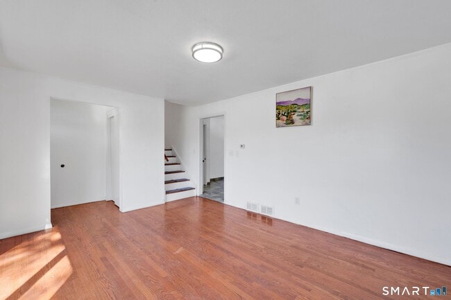 Building Photo - 178 Kelly Rd