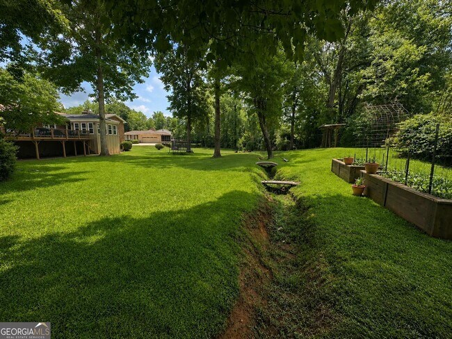 Building Photo - 2653 Club Valley Dr NE