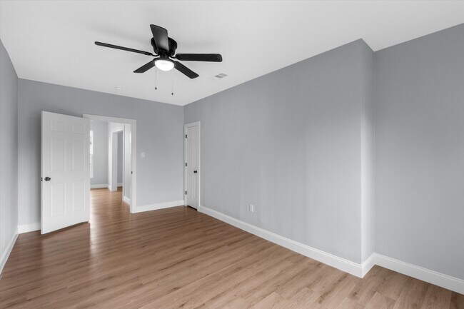 Building Photo - 2111 Herring Ave