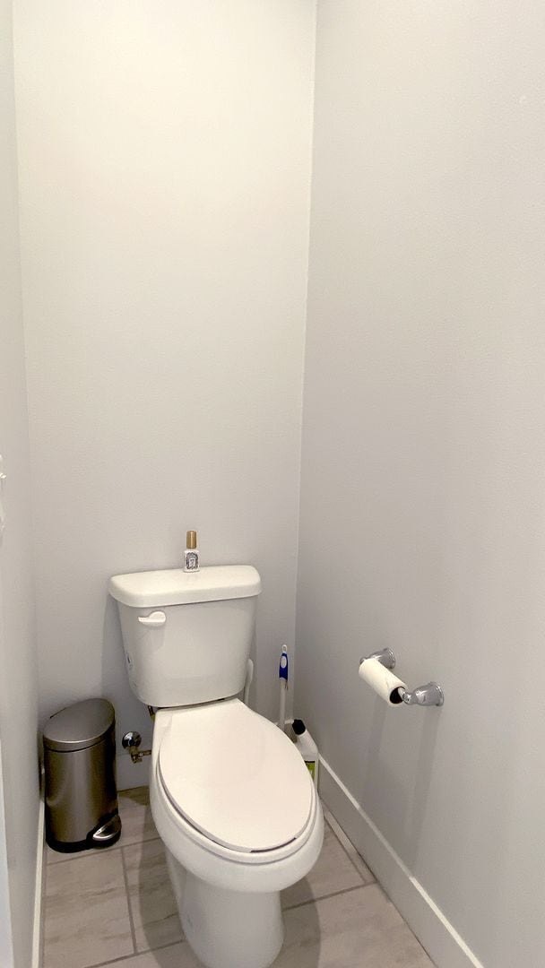 Building Photo - Spectacular 3 Bedroom Townhouse in Gate Community Near Sky Canyon and Centennial! Strip Views!