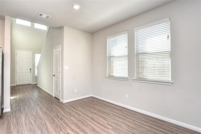 Building Photo - 228 McFarland St