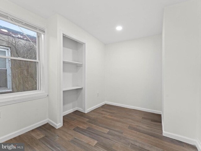 Building Photo - 2443 Nicholas St