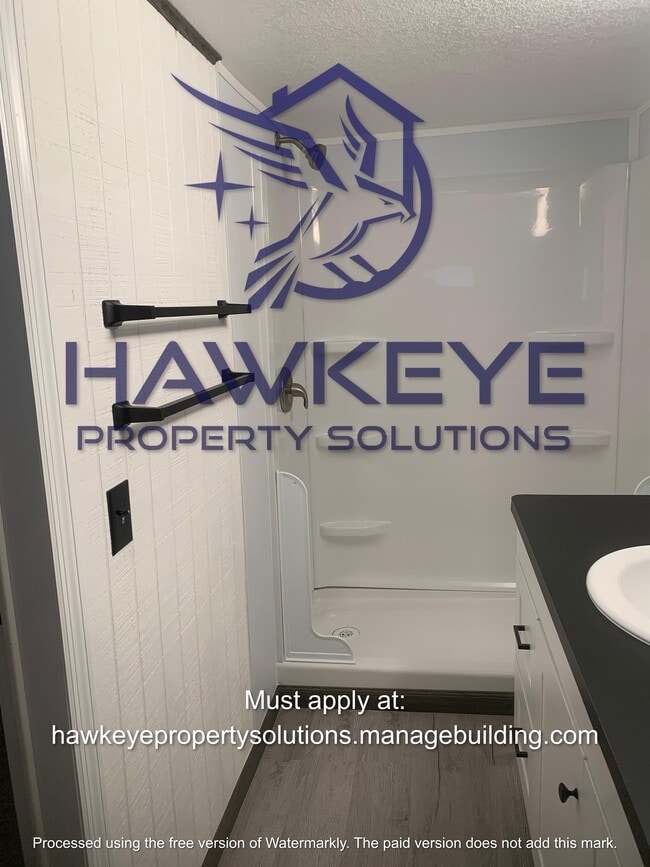 Building Photo - 530 Skyline Dr E