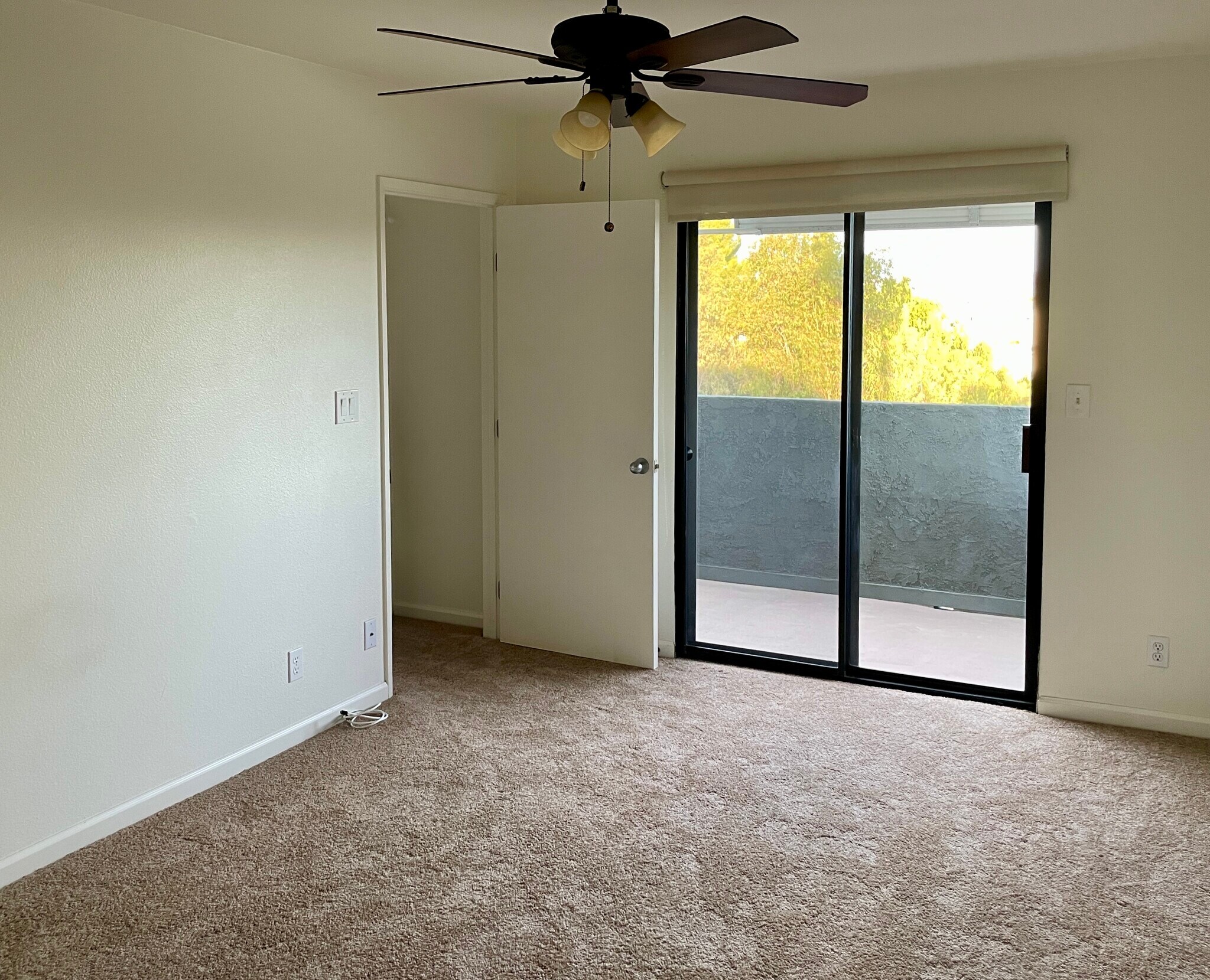Room with closet and balcony access - 22506 Quinta Rd