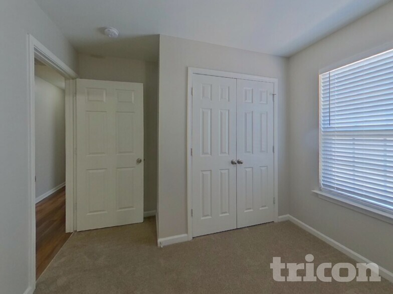 Building Photo - 8743 Sharonbrook Dr