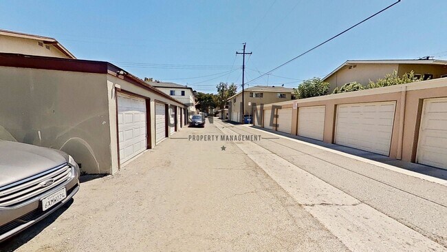 Building Photo - 1415 Cameo Ln