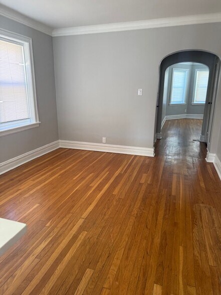 Building Photo - 8650 Trumbull Ave