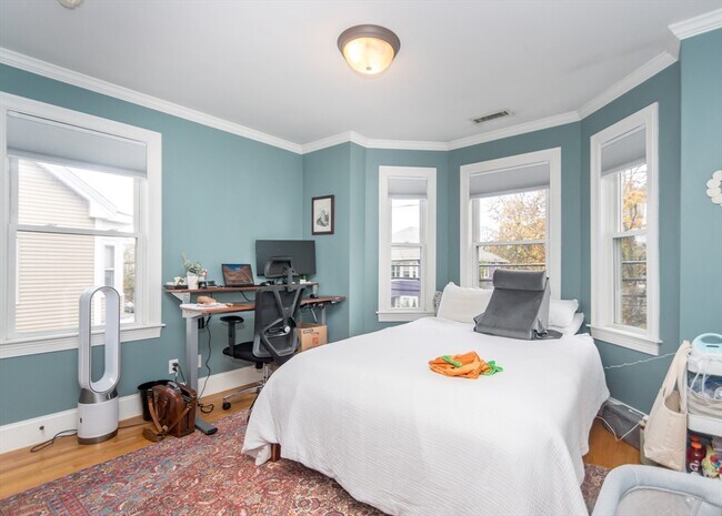 Building Photo - 39 Gardner St