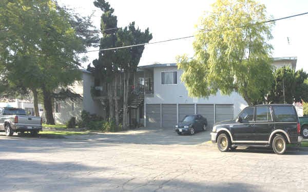 Building Photo - 903 N Garfield St
