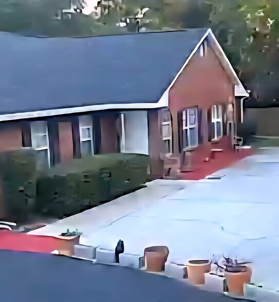 Building Photo - 824 Cliff Dr