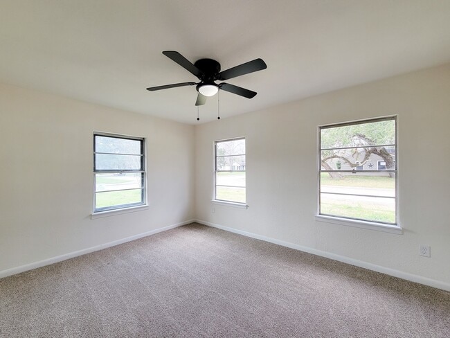 Building Photo - 301 Cypress St