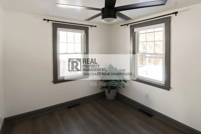 Building Photo - 5 Staples St