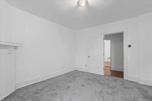 Building Photo - 5556-5558 Pocusset St