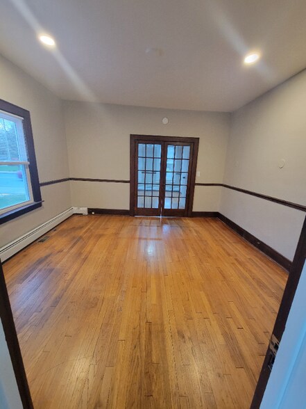 Building Photo - 282 Genesee St