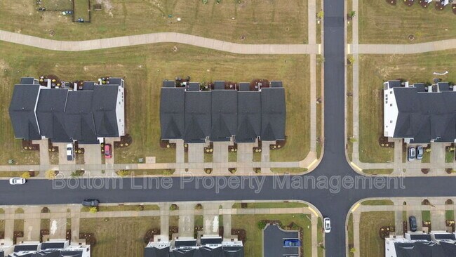 Building Photo - 5000 Arkose Dr